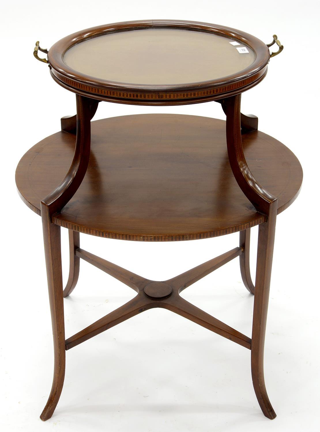 AN EDWARDIAN ROUND MAHOGANY AND LINE INLAID ETAGERE, C1905, SURMOUNTED BY A GLASS BOTTOMED