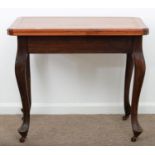 A STAINED WALNUT TEA TABLE, EARLY 20TH C, ON CABRIOLE LEGS AND BRASS CASTORS, 78CM H; 92 X 61CM