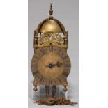 A VICTORIAN BRASS LANTERN CLOCK, C1900, IN 17TH C STYLE, THE DIAL ENGRAVED WITH FLOWERS AND