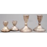 A PAIR OF ELIZABETH II DWARF SILVER CANDLESTICKS, 60MM H, BY W I BROADWAY AND CO, BIRMINGHAM 1971,