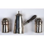 A VICTORIAN SILVER SIDE HANDLED PEPPERETTE AND A PAIR OF MINIATURE LIGHTHOUSE CASTERS, 45 AND 30CM