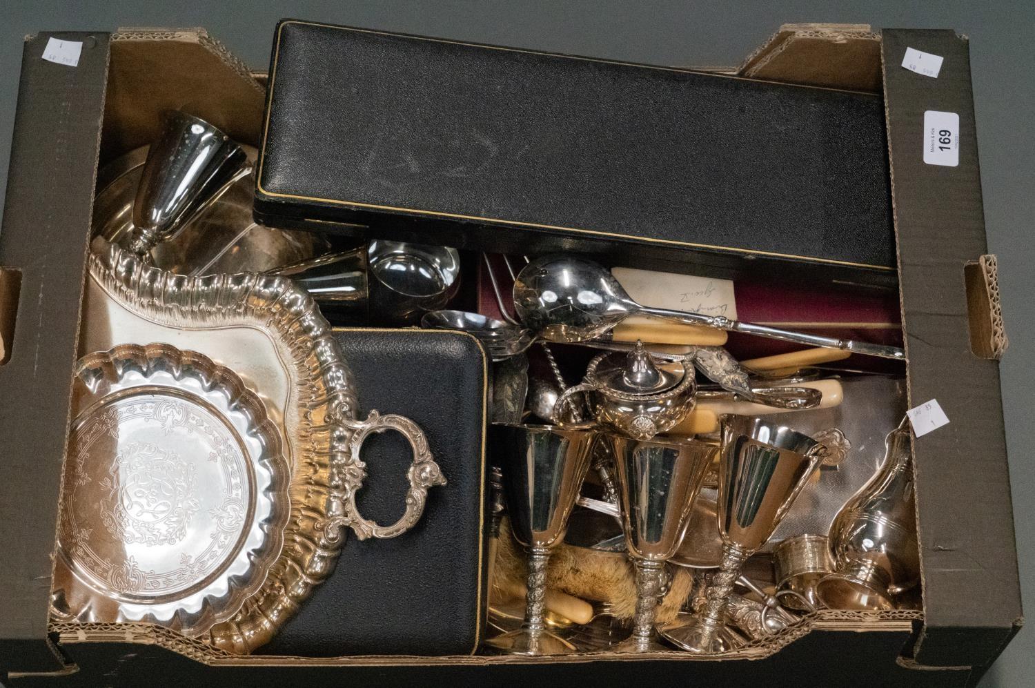 MISCELLANEOUS VICTORIAN AND LATER PLATED ARTICLES, INCLUDING FLATWARE, SEVERAL BOXED Mostly in