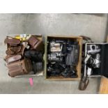 A COLLECTION OF CAMERAS, TO INCLUDE ROLLEICORD 2.5" SQUARE TWIN LENS REFLEX, MAMIYA 35MM SLR (2),