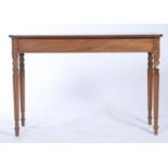 A MAHOGANY SIDE TABLE, 20TH C, IN GEORGE III STYLE,  ON REEDED, TAPERING TURNED LEGS, 72CM H; 40 X