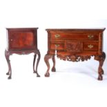 A REPRODUCTION MAHOGANY LOWBOY IN GEORGE III STYLE, WITH GADROONED LIP, FITTED ONE LONG, TWO SHORT