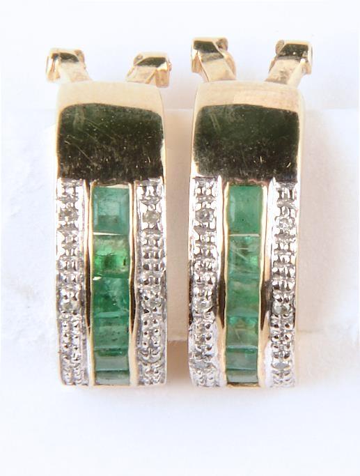 A PAIR OF EMERALD AND DIAMOND EAR CLIPS IN 9CT GOLD, 18MM, 4.2G Good condition