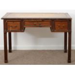 AN EDWARDIAN MAHOGANY WRITING TABLE, THE RECTANGULAR TOP WITH TOOLED LEATHER INLET WRITING