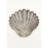 A GEORGE III SILVER BUTTER SHELL ON WHELK SHELL FEET, CRESTED, 13CM L, BY HENRY GREEN, LONDON