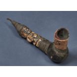 TRIBAL ART. A WOOD AND CARVED BONE FIGURAL PIPE, CENTRAL AFRICA, 20TH C, WITH COPPERY MOUTHPIECE,