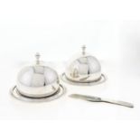 A PAIR OF ELIZABETH II SILVER BUTTER STANDS AND CLOCHE COVERS, WITH GLASS DISH, STAND 13.5CM DIA, BY