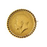 GOLD COIN. SOVEREIGN 1915, MOUNTED AS A GOLD BROOCH, 9.5G Condition report