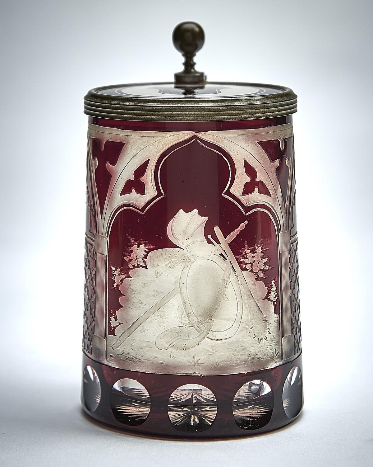 A BOHEMIAN PEWTER  MOUNTED AND ENGRAVED RUBY CASED GLASS TANKARD, ATTRIBUTED TO FRANZ PAUL ZACH,