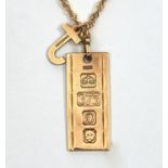 A RECTANGULAR 9CT GOLD PENDANT, INITIAL J CHARM AND  A GOLD BRACELET,  PENDANT 30MM, LONDON, 1978,