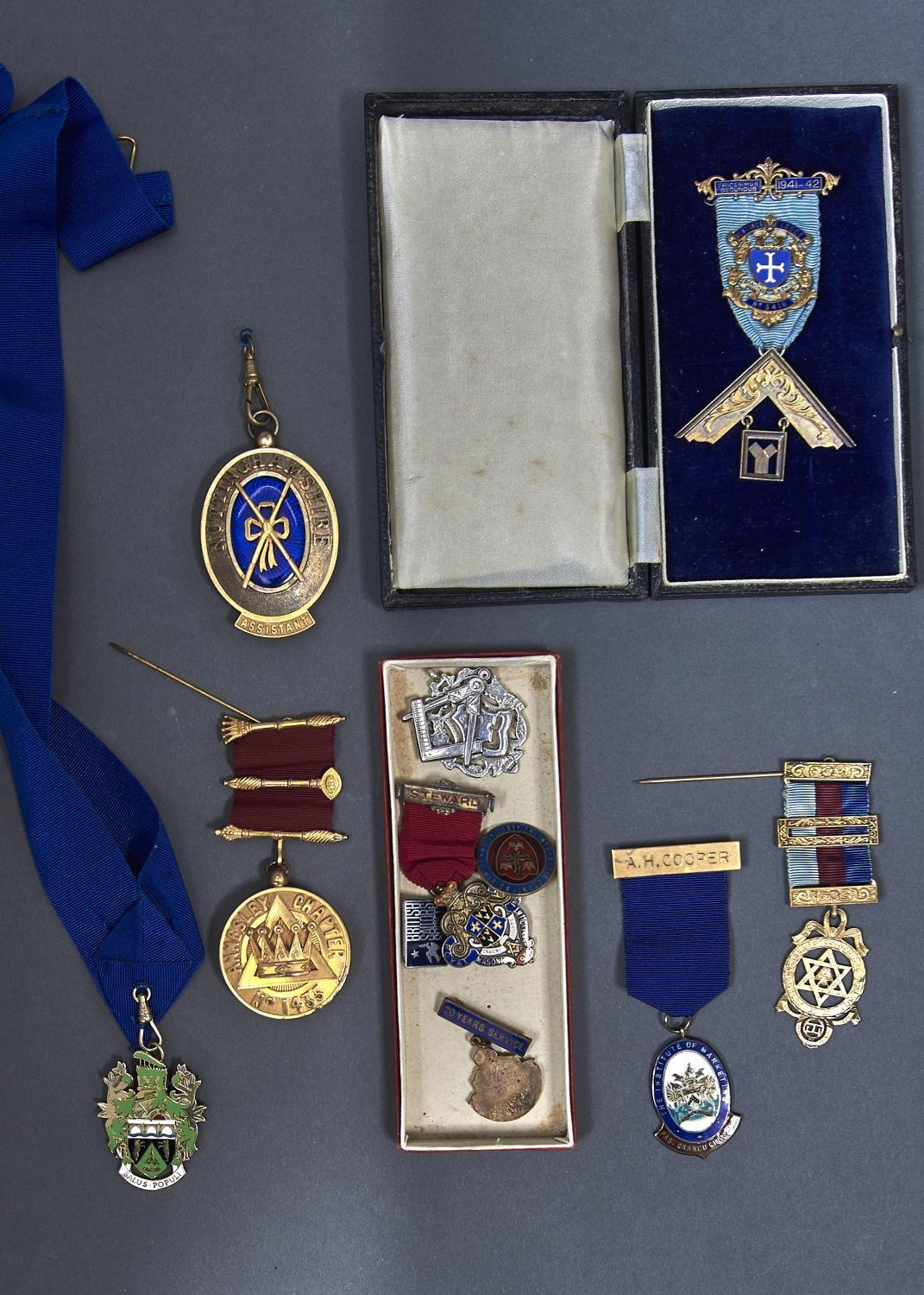 MASONIC INTEREST - A SILVER GILT AND BLUE ENGINE TURNED ENAMEL NOTTINGHAMSHIRE ASSISTANT