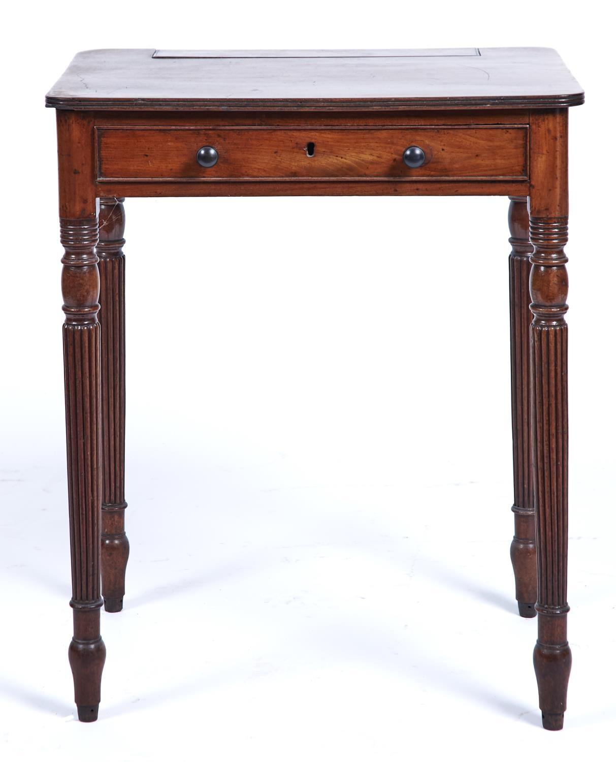 A GEORGE III MAHOGANY WRITING DESK, C1800, THE ROUNDED RECTANGULAR TOP WITH REEDED LIP HINGED AT THE