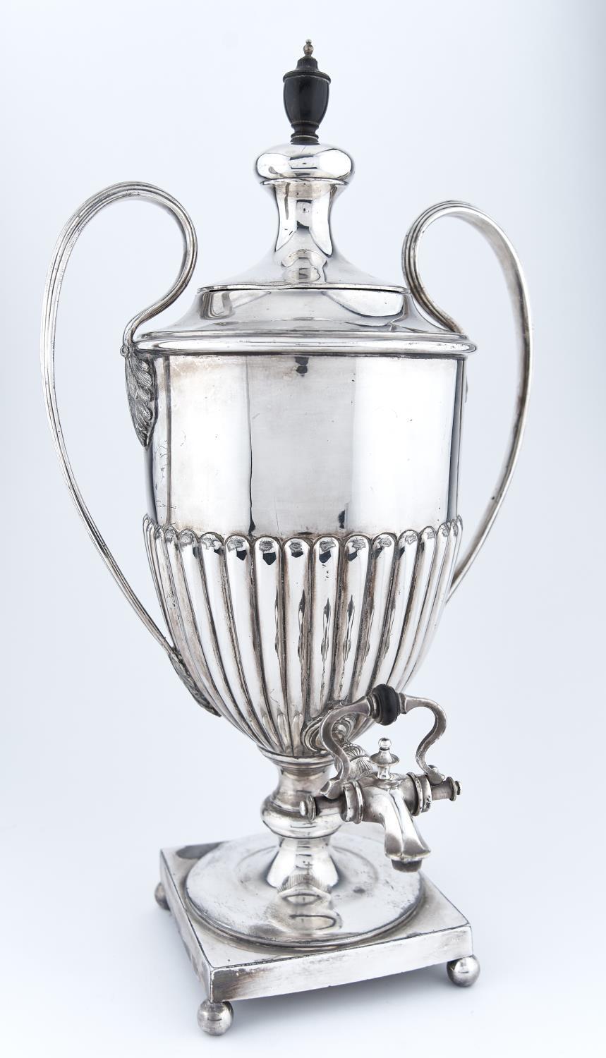A VICTORIAN SHIELD SHAPED PLATED TEA URN AND COVER, LATE 19TH C, IN NEO CLASSICAL STYLE, 54CM H