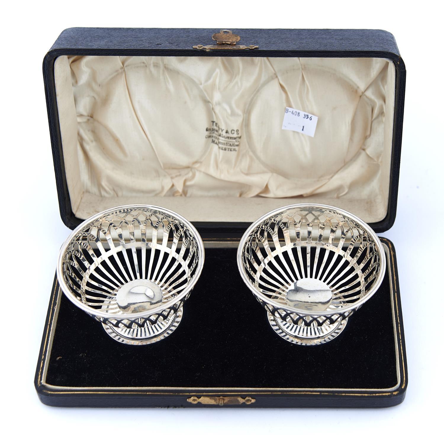 A PAIR OF GEORGE V PIERCED SILVER BONBON DISHES ON FLARED FOOT, 90MM DIAM, BY ADIE BROS LTD, - Image 2 of 2