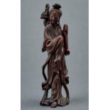 A Chinese carved wood figure of Guanyin, 20th c, 17.5cm h Dusty / dirty