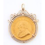 Gold coin. South Africa, Krugerrand 1970, set in a gold pendant, 42g Slight wear