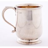 A George V silver christening mug, 8cm h, by E S Barnsley & Co, Birmingham 1912, 4ozs 10dwts Light