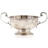 An Elizabeth II silver sugar bowl, by Mappin & Webb, 16cm across handles, 10.5cm diam, Sheffield