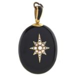 A Victorian split pearl, gold and enamel mourning locket, 13.2g