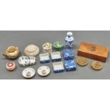 Miscellaneous miniature ornamental ceramics, to include a silhouette printed bone china pipe rest,
