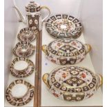 A quantity of Royal Crown Derby pattern 2451 dinner ware, comprising six 27cm diam plates, two two