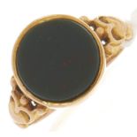 A bloodstone signet ring, adapted, in gold, 2.6g, size K