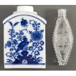 A Meissen blue and white tea caddy, 19th / 20th c, 96mm h, crossed swords and an English Regency