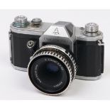 A Pentacon ZI 5mm SLR 35mm camera, with Carl Zeiss Jena Tessar 50mm F2.8 lens Sold as spares /