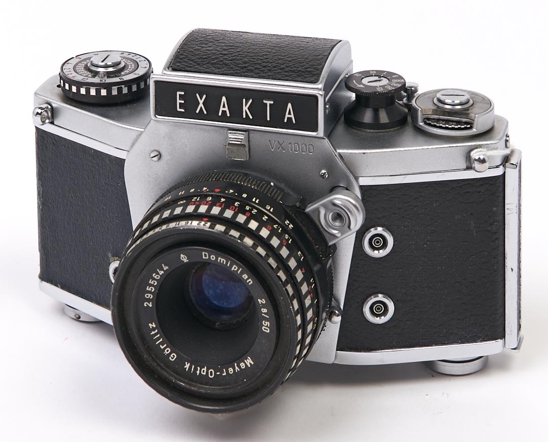 An Ihagee Exakta VX1000 SLR 35mm camera, with Meyer-Optik Gorlitz Domiplan 50mm F2.8 lens Sold as