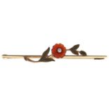 A carved cornelian, cultured pearl and gold flower brooch, early 20th c, marked 15ct, 3.7g Good