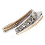 A diamond ring, in two colour 9ct gold, 4.3g, size O½ Good condition