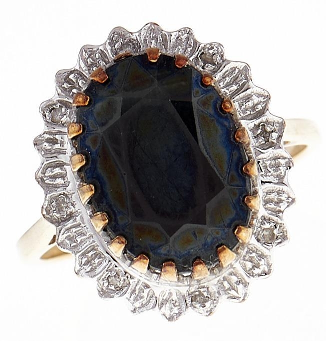 A sapphire ring, in 9ct gold, 5.2g, size P½ Good condition