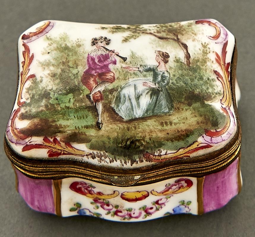 A Continental giltmetal mounted porcelain snuff box, 20th c, of cartouche shape, in 18th c style,