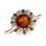A citrine and cultured pearl cluster ring, in 9ct gold, 3g, size L Good condition