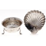 A George V silver sugar bowl on three hoof feet, 11cm diam, by Stokes & Ireland Limited, Chester