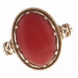 A coral ring, in 9ct gold, 3.2g, size N Good condition