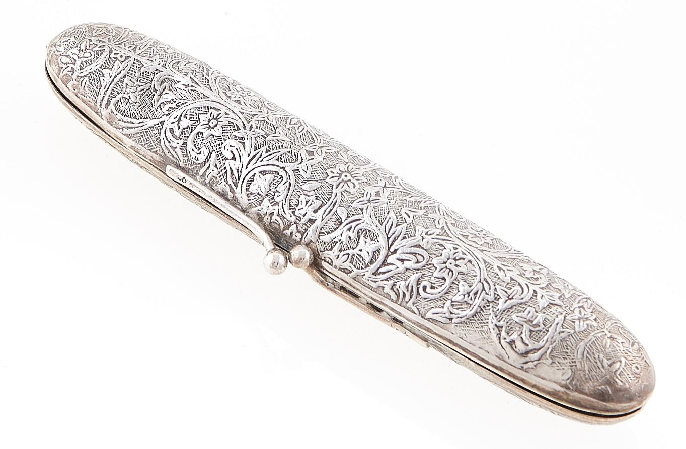 A Continental silver cigar case, early 20th c, 11.5cm l, marked 925, 1oz 2dwts Slightly dented on