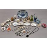 Miscellaneous ornamental porcelain, a Chinese blue and white plate, shaded cranberry glass top