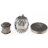 A Continental silver spirally loved oviform box and cover, 20th c, 77mm h, marked 900 AG, 2ozs