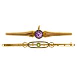 A peridot bar brooch and an amethyst bar brooch, early 20th c, both in gold, one marked 9C,  7.4g
