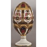 A Royal Crown Derby Imari pattern egg and cup, post 1986, 13.5cm h, printed mark Good condition