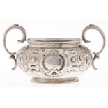 A Victorian silver sugar bowl, 88mm h, by Daniel and Charles Houle, London 1857, 6ozs 17dwts Worn