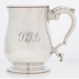 An Elizabeth II silver baluster mug, 12cm h, by J B Chatterley & Sons Ltd, Birmingham 1962, 10ozs