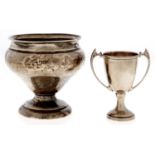 An Edwardian silver ogee sugar bowl, 8.5cm h, marks rubbed, London 1905 and a miniature silver