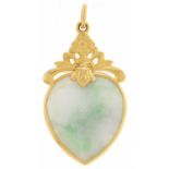 A heart shaped jadeite pendant, in gold, 8.1g Good condition