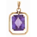 A synthetic colour change sapphire pendant, in gold, indistinct control mark and 14K, 3.8g Good