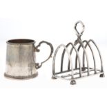 A George V five hoop silver toast rack, 10cm h, by The Goldsmiths and Silversmiths Co, London 1912